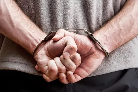У Чернівцях викрили чоловіка, який зробив собі «права» на екскаватор
