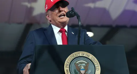 Трамп говорить про "угоду" для України та зустріч із Путіним у Маямі