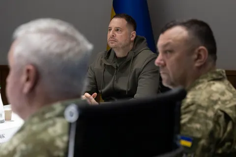 ВАКС продовжив обов'язки Єрмака, але зняв браслет: що це означає