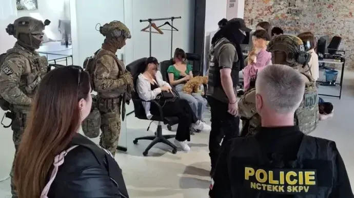 В Україні посилили покарання за роботу в шахрайських кол-центрах: до 10 років ув'язнення