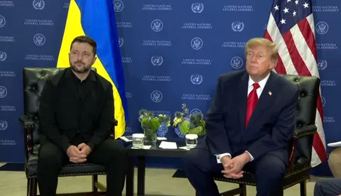 Трамп перед зустріччю із Зеленським окреслив два сценарії щодо України
