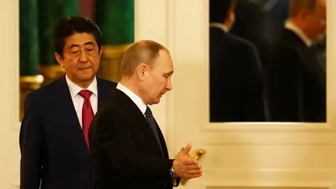 Курили та хризантема: чому Росія і Японія знову на межі