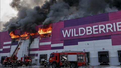 Путін обіцяє відбудувати склади Wildberries після ударів України