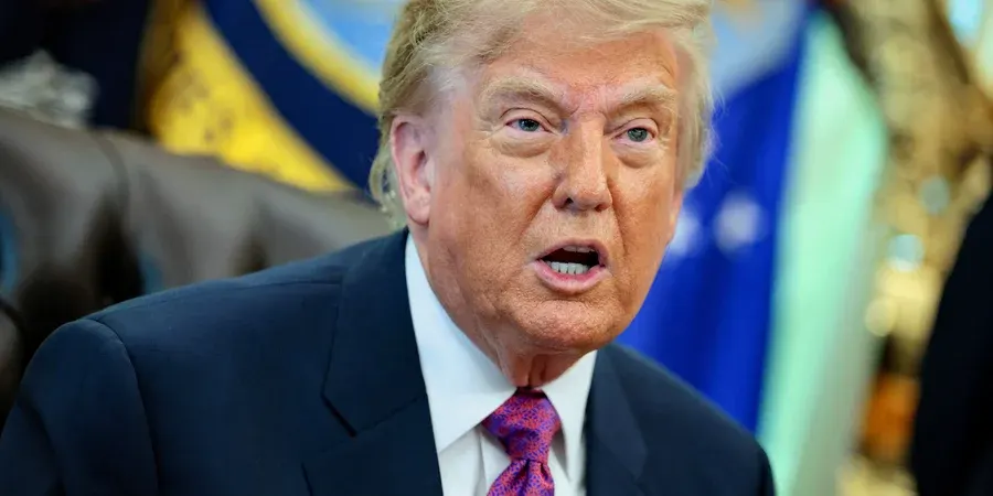 У Шотландії судитимуть сімох за пошкодження поля для гольфу Трампа