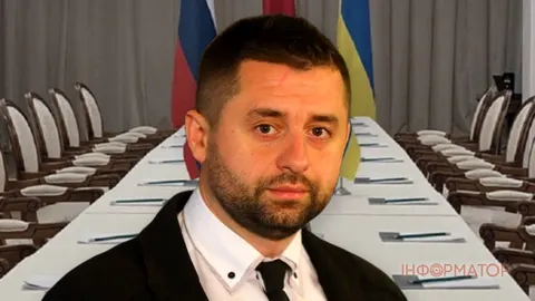 Арахамія назвав орієнтовний момент повернення Росії за стіл переговорів