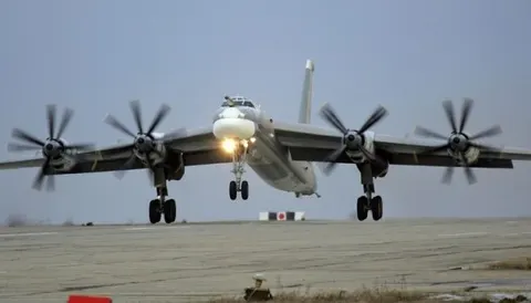Ураження Ту-95МС в Енгельсі: що означає удар по стратегічній авіації РФ