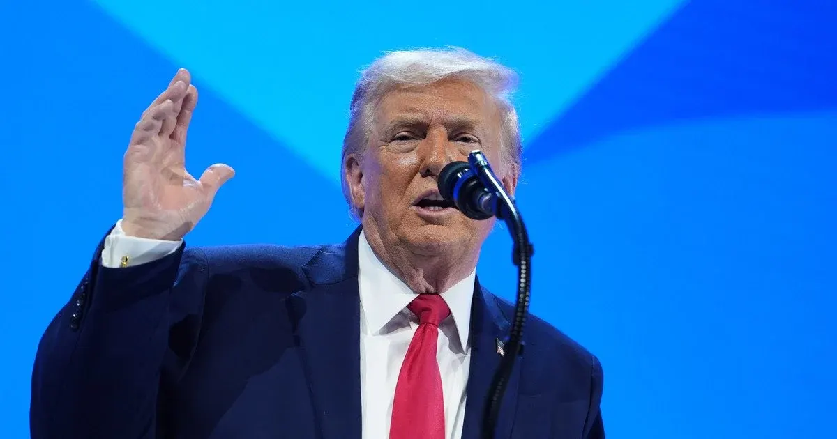 Трамп про удари по НПЗ Росії: шкода є, але зростає ціна дизелю
