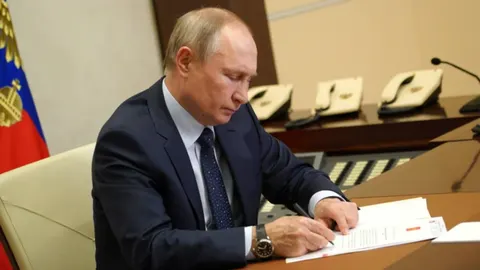 Візит глави ЦРУ до Москви: Путін підписав три закриті укази