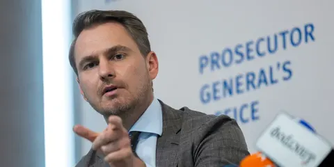 Тиждень між заявою і звільненням Кравченка: що це означає для системи влади