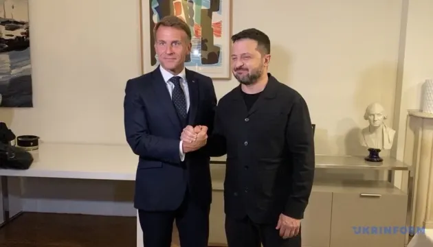 Зеленський і Макрон у Нью-Йорку домовилися домагатися мораторію на удари по енергетиці та цивільній інфраструктурі