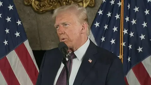 Трамп обіцяє $5000 кожному дорослому американцю: що стоїть за передвиборчою обіцянкою
