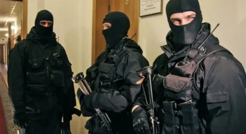 Конфлікт СБУ та ГУР: що означає перестрілка в Києві для владної вертикалі