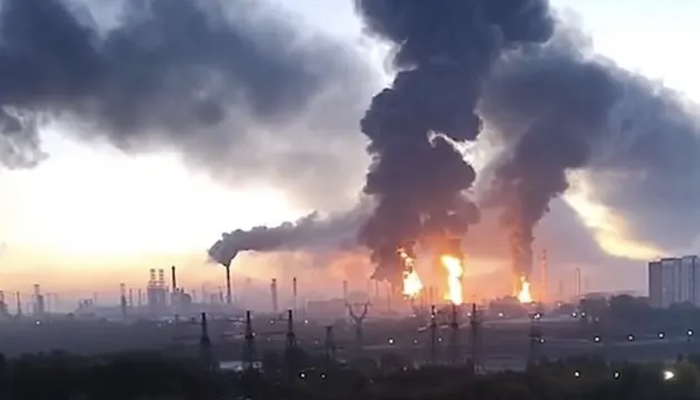 Удар по нафтопереробці в Московському регіоні: що це змінює для Росії та України