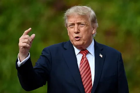 Трамп підпише закон про санкції проти РФ: що це змінить