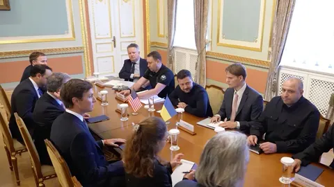 Зеленський про візит Віткоффа і Кушнера: переговори тривають, новий раунд — сьогодні