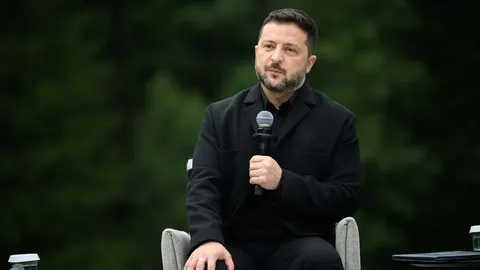 Вірусне відео із Зеленським: що стоїть за увагою до першого саміту Карпатської в