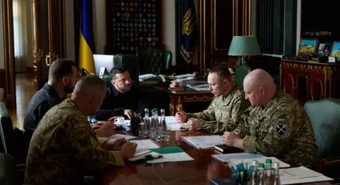 Зеленський обговорив з Драпатим посилення оборони на Донеччині