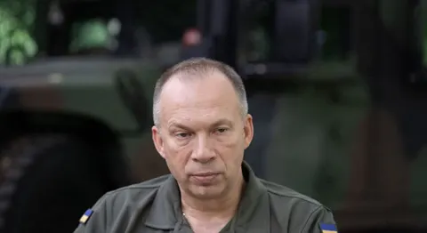 Звільнений Сирський залишається у війську та писатиме докторську