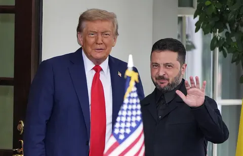 Трамп просив Зеленського зупинити удари по НПЗ: що стоїть за вимогою