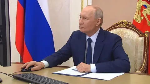 Неактивована Windows і Dell: що відео з «голосуванням» Путіна каже про реальніст