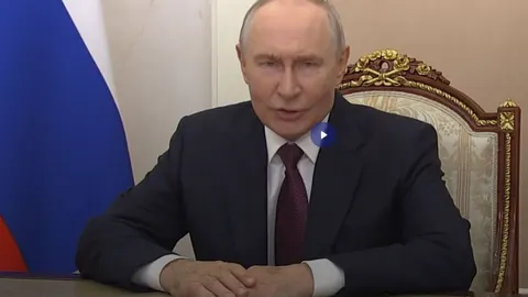 Слід від ін'єкцій на руці Путіна: що кажуть лікарі та чому це важливо