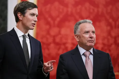 Санкційний чиновник США був у Москві: що це означає для переговорів