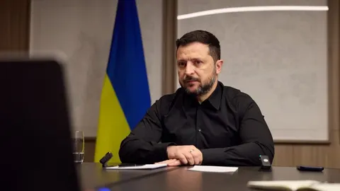 Зеленський після ударів по потягах закликав не послаблювати санкції проти Росії