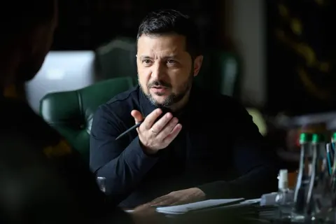 Зеленський: Китай схиляється до Росії політично, а не зброєю