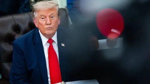 Верховний суд США зупинив спробу Трампа змінити правила голосування поштою