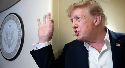 Трамп назвав побоювання щодо ШІ обманом: що це означає для гонки технологій