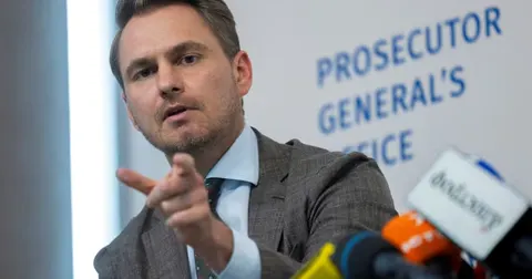 Конфлікт прокуратури та НАБУ: що це означає для фінансування України