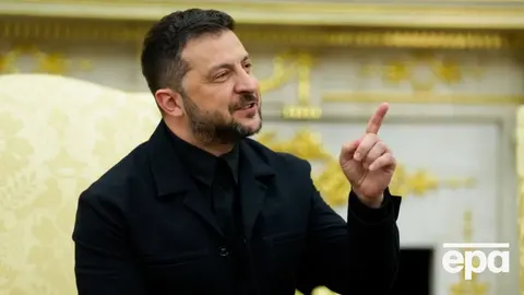 Зеленський: Україна не битиме по РФ, поки в Москві перебувають емісари Трампа