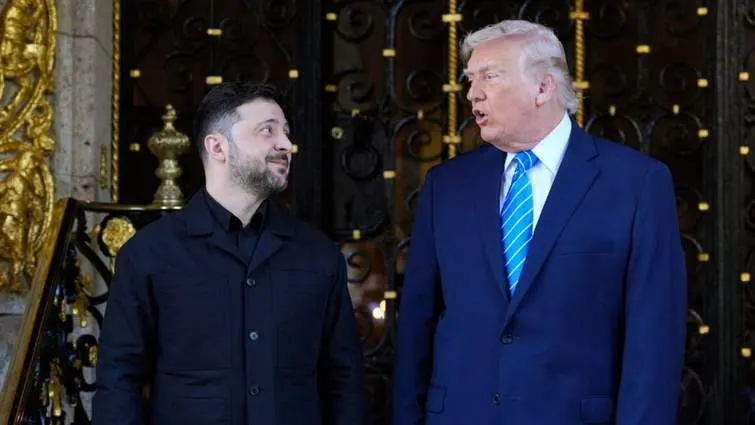 Трамп знову просить Зеленського зупинити удари по російських НПЗ