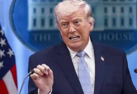Трамп назвав Карні та Форда "клоунами" і пригрозив Канаді наслідками