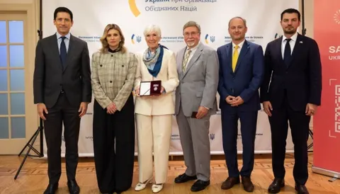 Зеленська нагородила Гейл Міллер: що стоїть за відбудовою центру в Бородянці