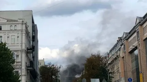 Атака на СБУ в Києві: Зеленський розповів, куди цілився дрон