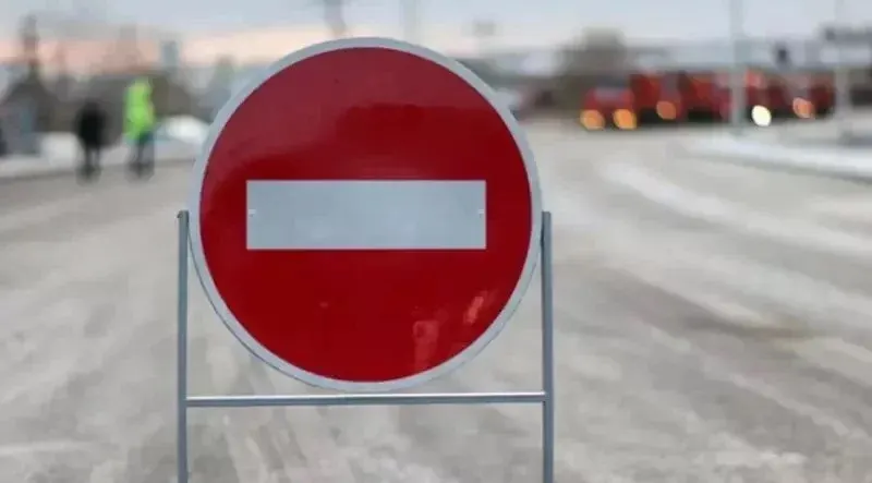 Під Чернівцями перекрили дві смуги руху: триває слідчий експеримент