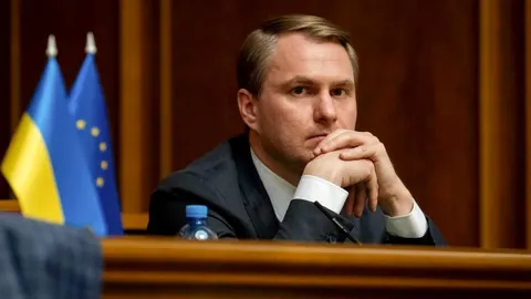 Зеленський відсторонив генпрокурора Кравченка: що відомо і що це означає