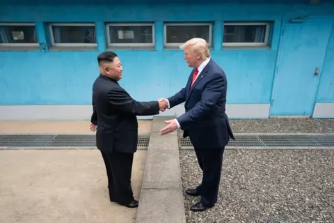 Трамп хоче зустрітися з Кім Чен Ином у листопаді: що це означає