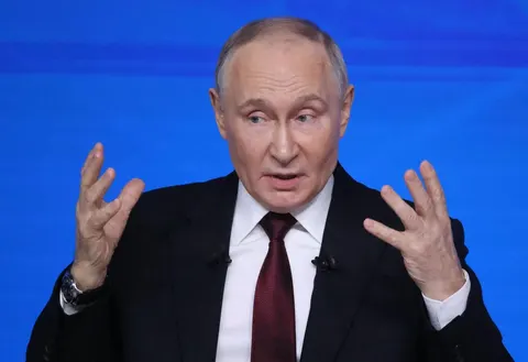 Путін і «косатки»: що стоїть за новим виправданням війни