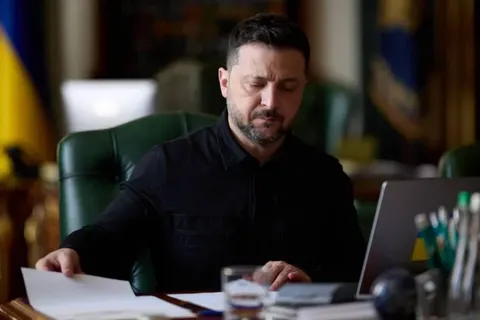 Зеленський просить Раду звільнити генпрокурора Кравченка: що це змінює
