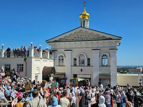 Почаївська лавра: що означає новий репортаж про проросійські настрої паломників