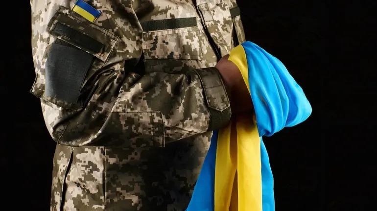 У Чернівцях прощаються із солдатом Артемом Василенком