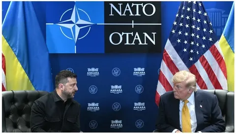 Трамп просив Зеленського зупинити удари по російських НПЗ: що це означає