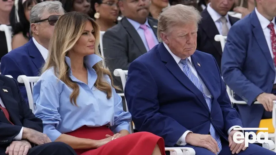 Меланія Трамп акредитувала CNN і Politico попри заборону президента