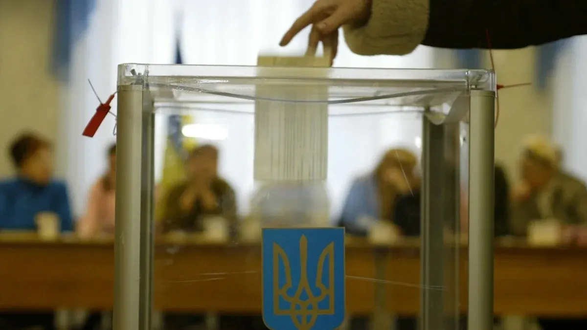 Політолог Доній: війна може тривати ще 12 років, і влада не поспішатиме з виборами